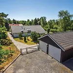 Semesterbostad Amazing In With 3 Bedrooms And Wifi